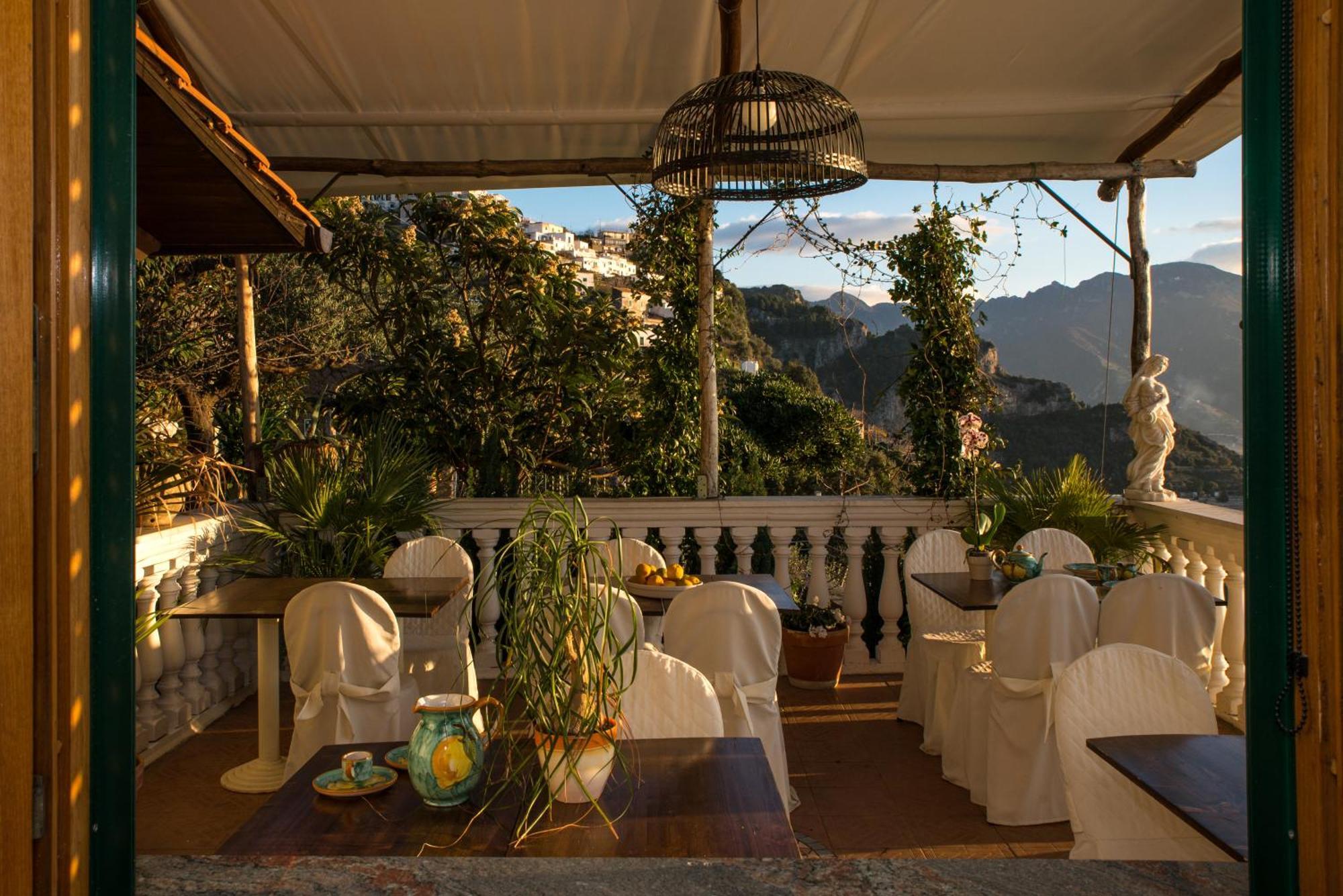 Bed and Breakfast H.H.Le Palme Амальфи Экстерьер фото